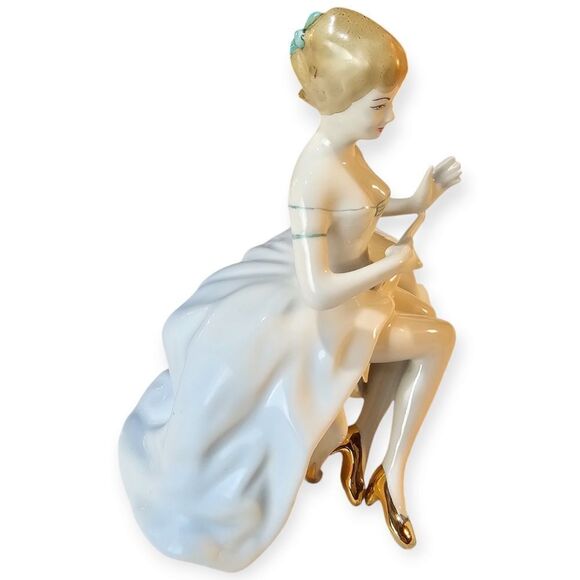 Vintage Made in Romania Arpo Porcelain Sitting Girl With Fan - Picture 7 of 9